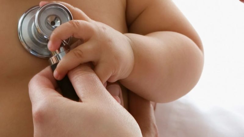Salud infantil en riesgo: cómo las leyes antiinmigrantes afectan a los niños latinos