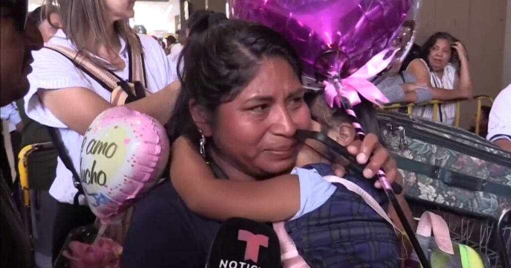 ¡Reencuentros que rompen el alma!: 8 niños vuelven a Guatemala con sus padres