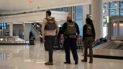 ¡Alerta Migratoria! ¿Riesgo al volar en EE.UU. con estatus legal?